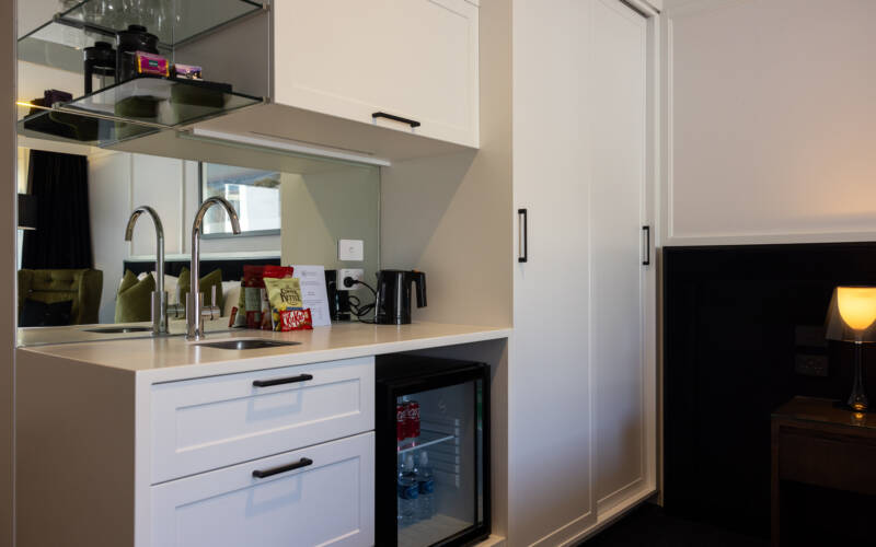 ROR_Superior Kitchenette